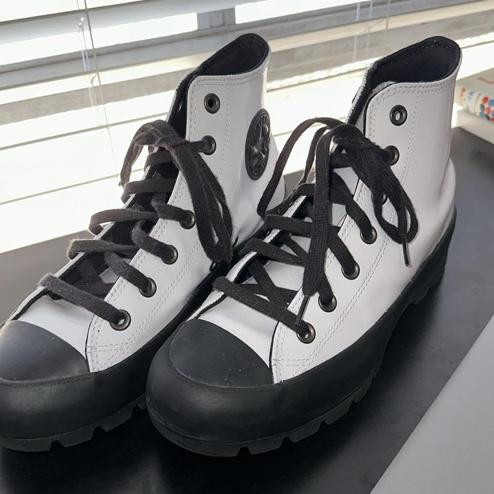 Converse - LIKE NEW